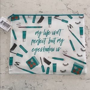 FREE w purchase Thrive Causemetics Makeup bag